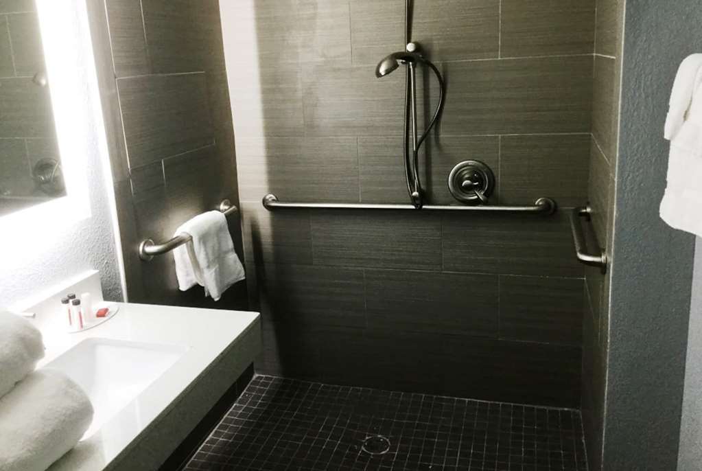 Baymont Inn & Suites Shawnee Zimmer foto